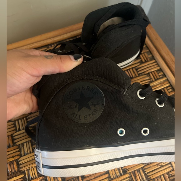 Low Top Converse - Picture 2 of 6